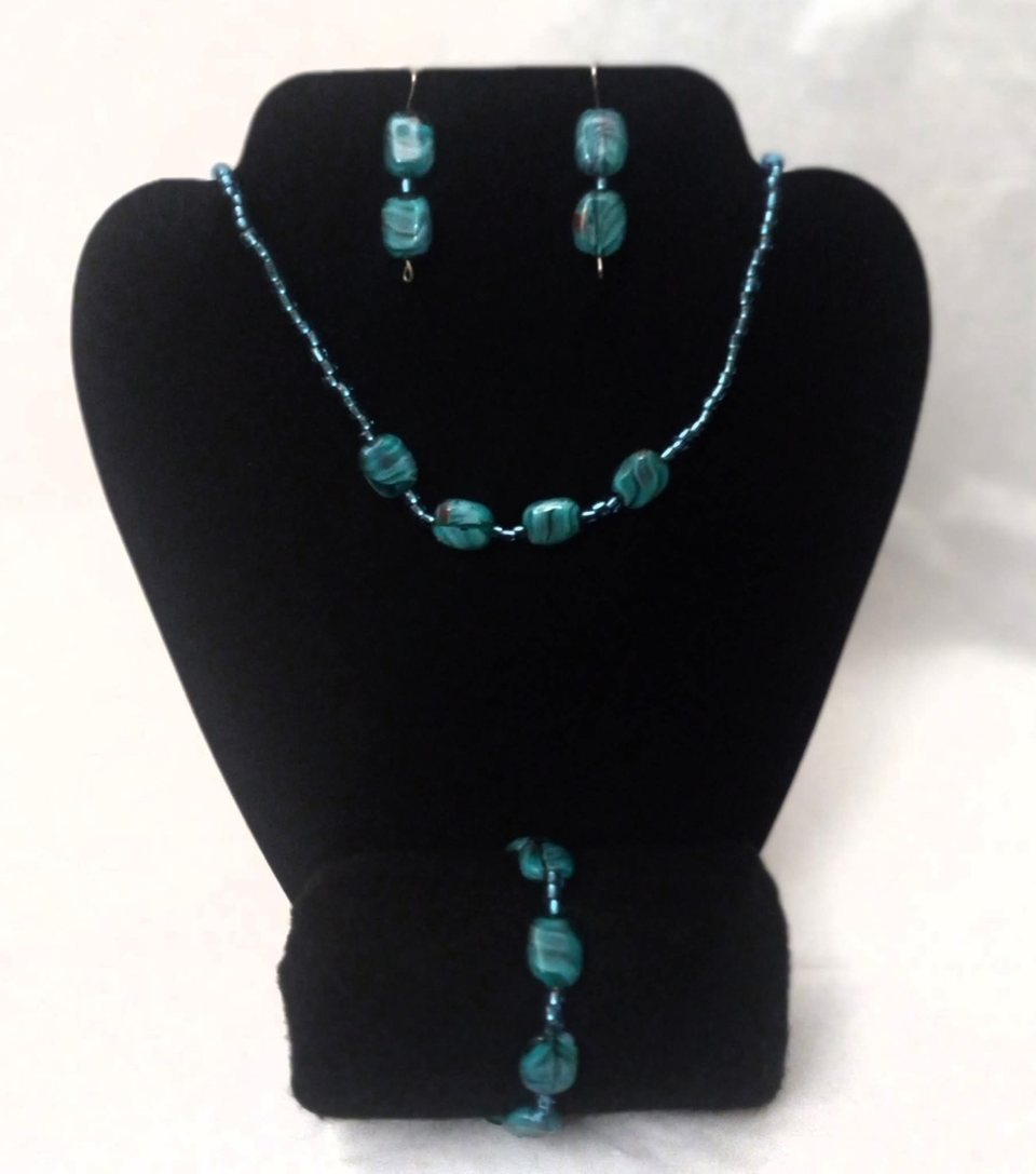Set vidrio aqua — collar, aretes y pulsera